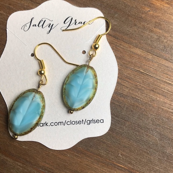 Turquoise waves handmade earrings - Picture 3 of 5